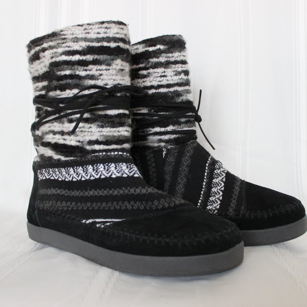 Toms Black & White Faux Fur Boots Size 8.5